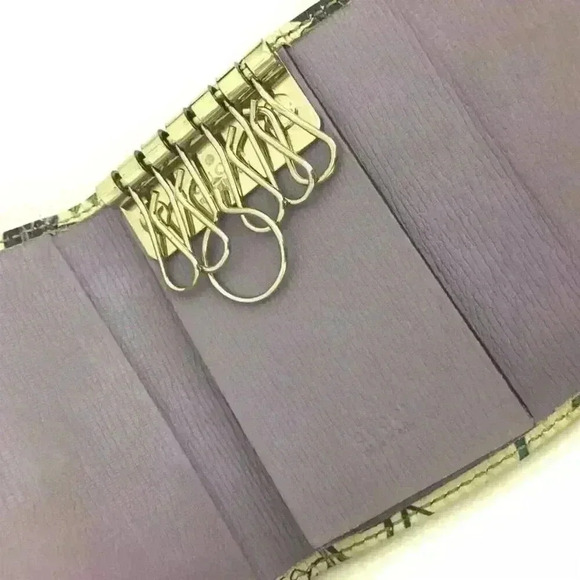 Gucci Flora Ivory Leather Key Case Unisex Floral Keyring - Picture 6 of 8